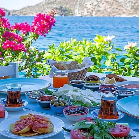 Aphrodite Hotel *