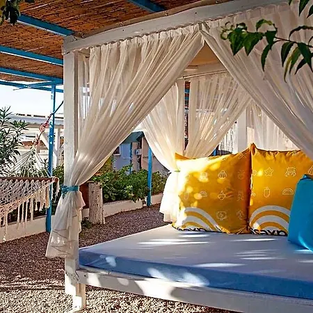 Aphrodite Hotel *