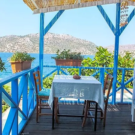 Aphrodite Hotel *